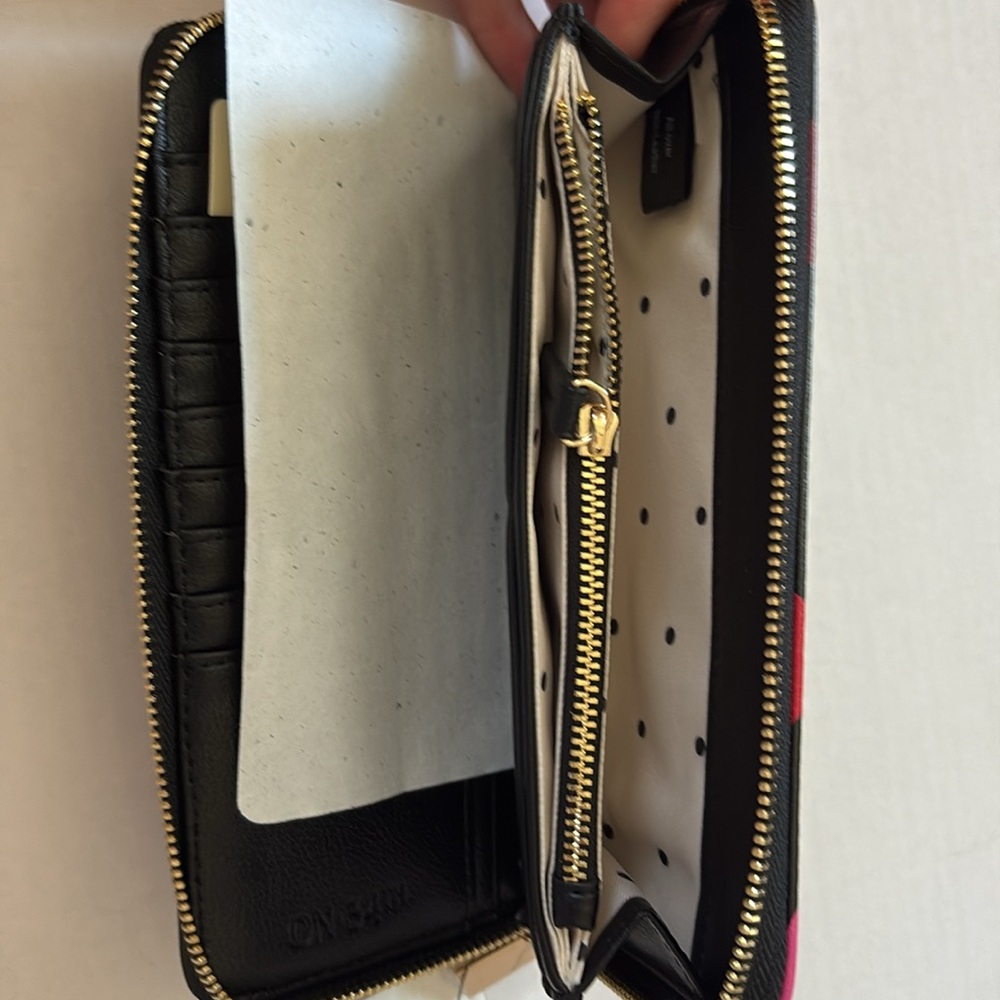 On 34th Angii Wallet in Lip Party - Picture 7 of 7